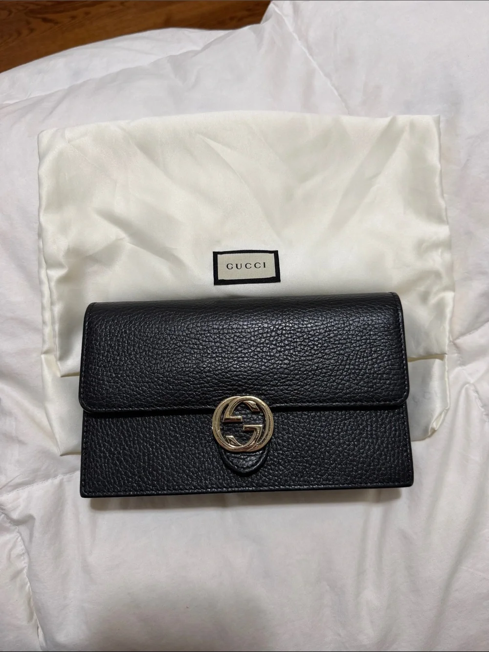 Gucci Black Pebbled Leather Wallet with Gold Double G (authentic)